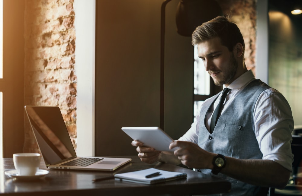 Emprendedor con recursos digitales Emprendedor con recursos digitales