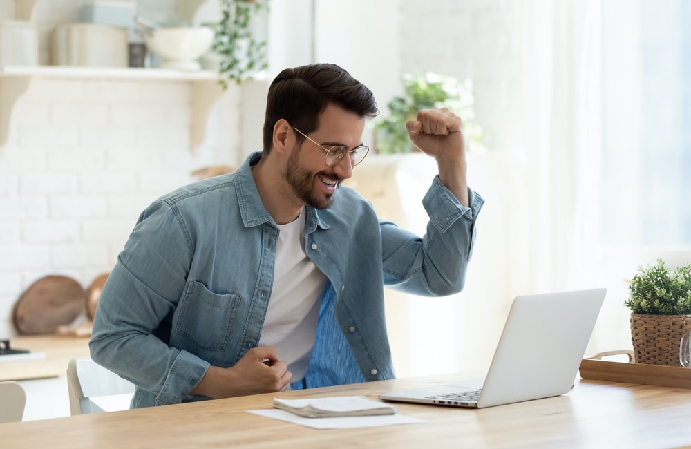Community manager contento con su comunidad